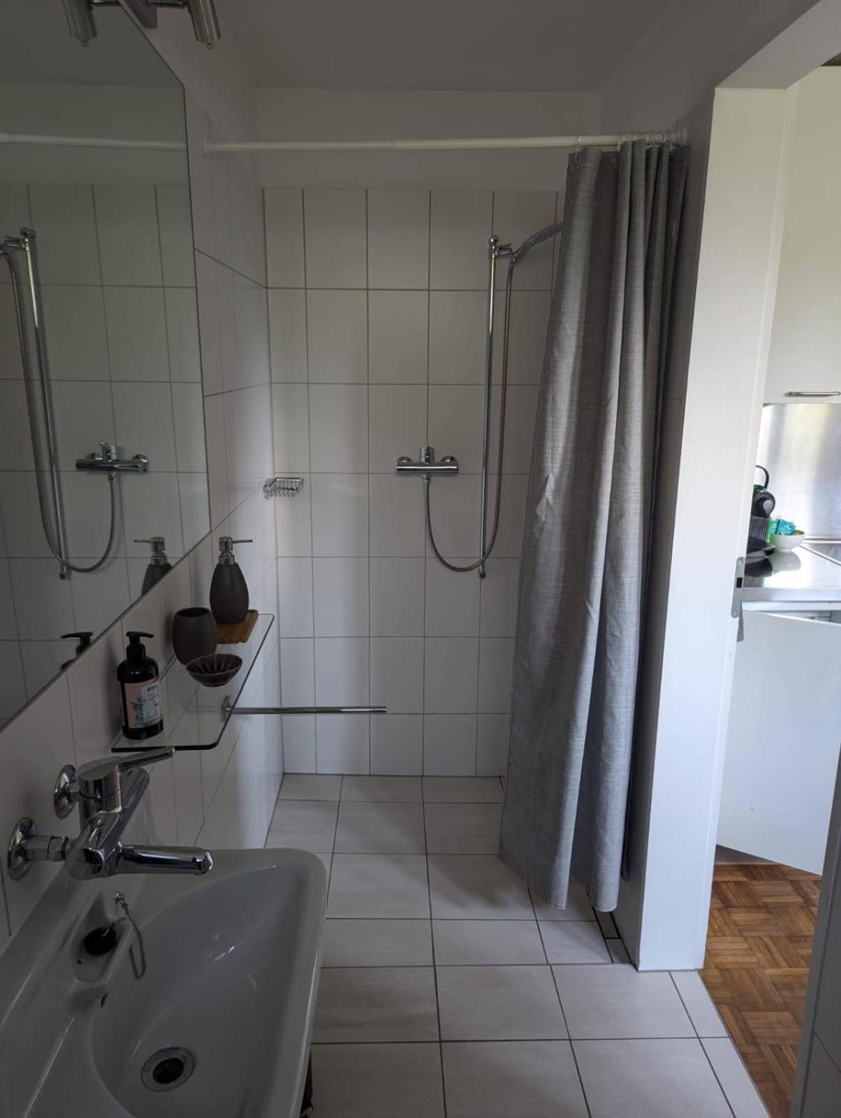 2.5 Zimmerwohnung, Pinut Trin Ngoại thất bức ảnh